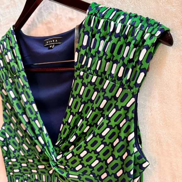 LAST CALL FINAL PRICE GREAT DEAL Kiara Geometric Twist Front Dress Medium EUC - Picture 3 of 7